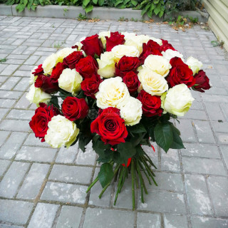 Букет из 51 розы «Женское желание»