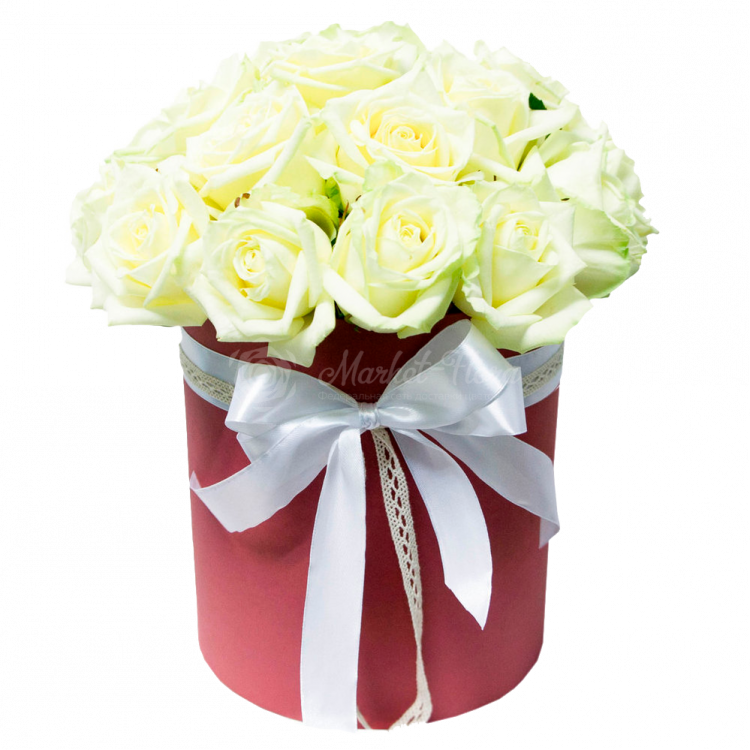 Белые розы в коробке «Принцесса Диана»